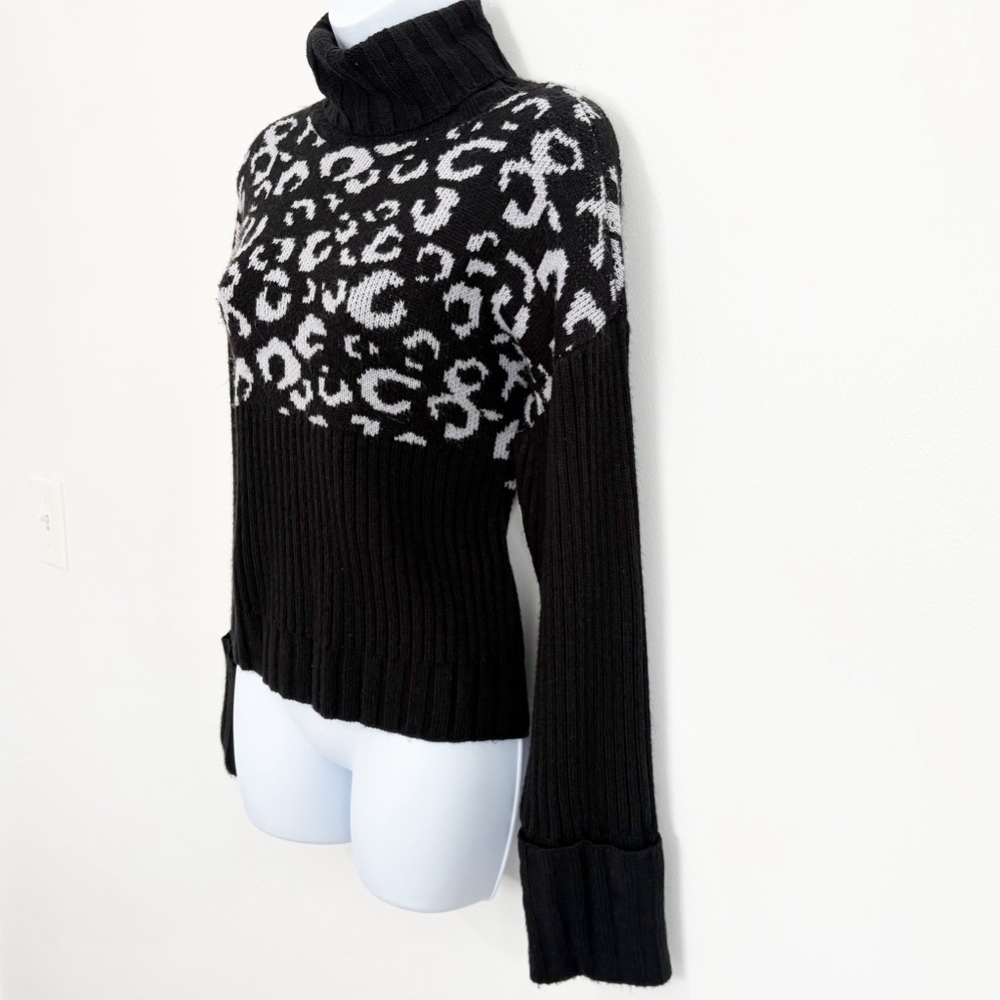 NINE WEST Cheetah Print Cowl Neck Pullover Sweater Black and White Medium - Picture 2 of 9